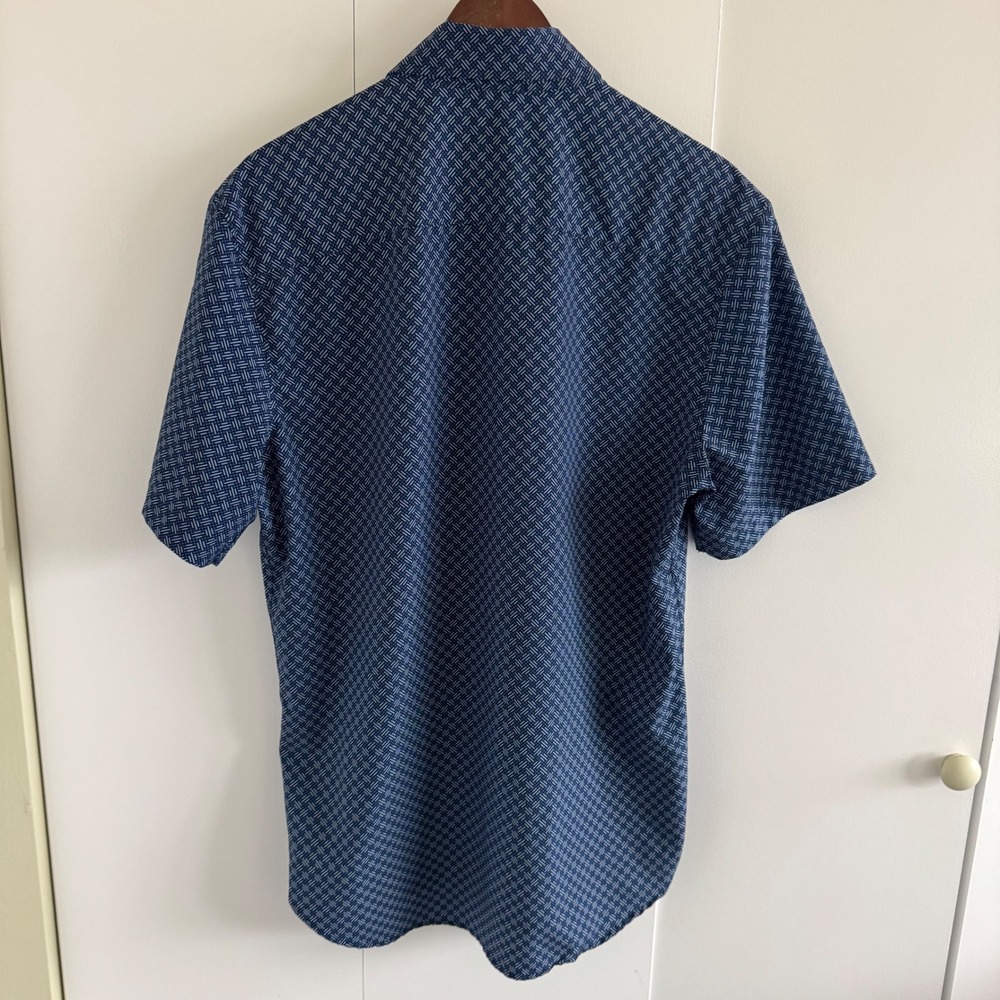 Michael Strahan Mens Modern Fit Short Sleeve Button Down Shirt Blue Geometric M - Picture 2 of 4